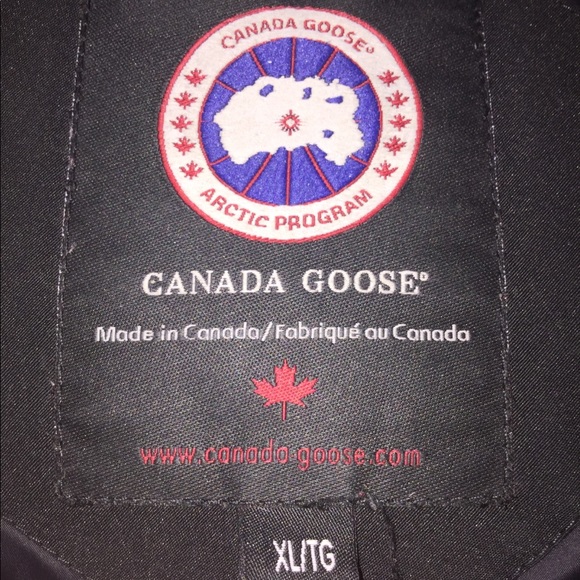 Canada goose feather hood jacket / Size XL - Picture 2 of 3